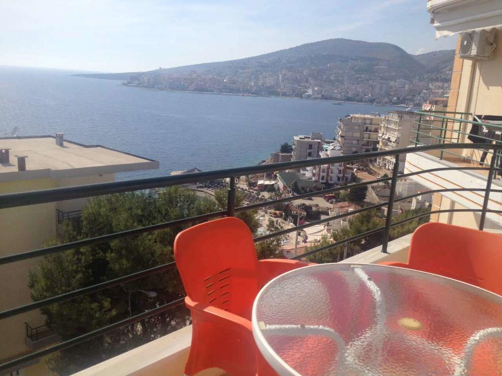 Layo'S Apartments Sarandë Esterno foto